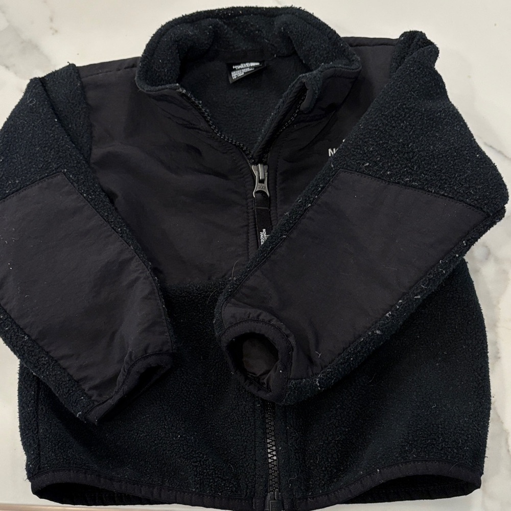 The North Face Kids Black fleece Jacket